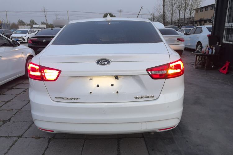 Used Ford Escort 2015 1.5L Manual Comfort Model
