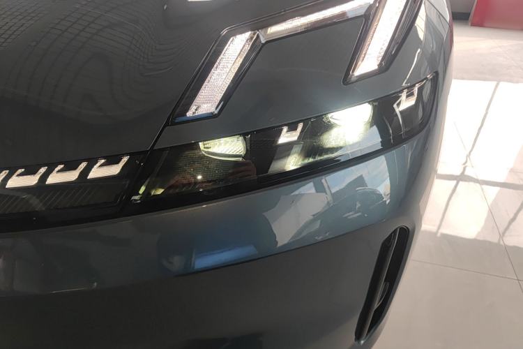 Used Lynk & Co 08 EM-P 2025 245km Ultra-Long Range Halo