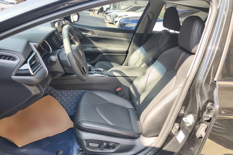 Used Toyota Camry 2023 2.0G Luxury Edition