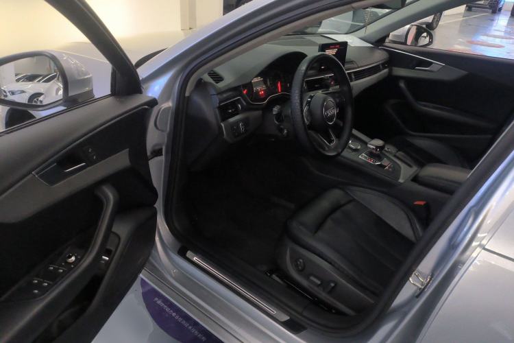 Used Audi A4L 2018 30th Anniversary Edition 40 TFSI Trendy Model
