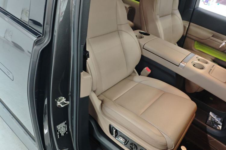 Used Li Auto MEGA 2025 Home Family Special Edition