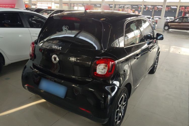 Used  forfour 2016 0.9T 66 kW Pioneer Edition