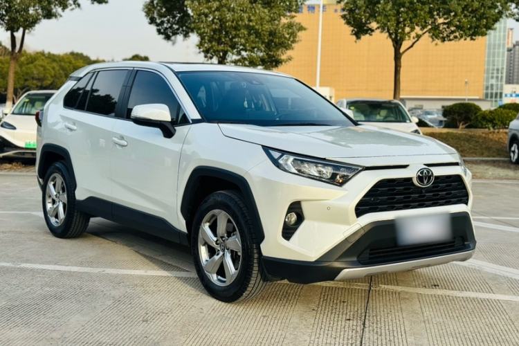 Used Toyota RAV4 2022 2.0L CVT Two-Wheel Drive Fashion Plus Edition
