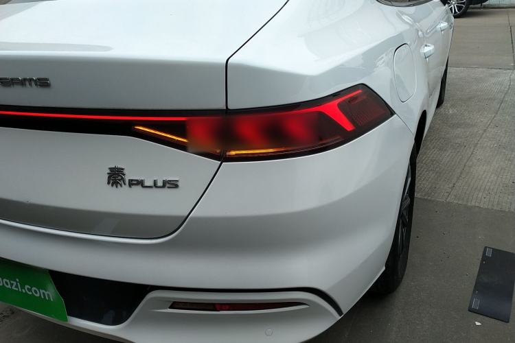 Used BYD Qin PLUS 2021 EV 400KM Leading Comfort Edition
