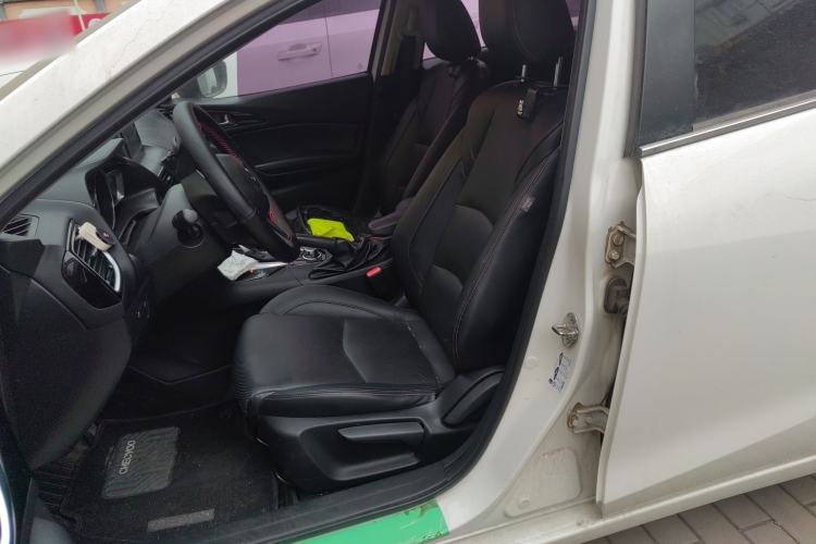 Used Mazda Mazda 3 Axela 2016 Hatchback 2.0L Automatic Flagship Model