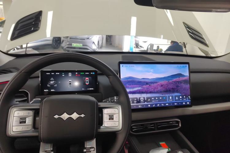 Used  Titanium 3 2025 501 km All-Wheel Drive Intelligent Driving Max Edition