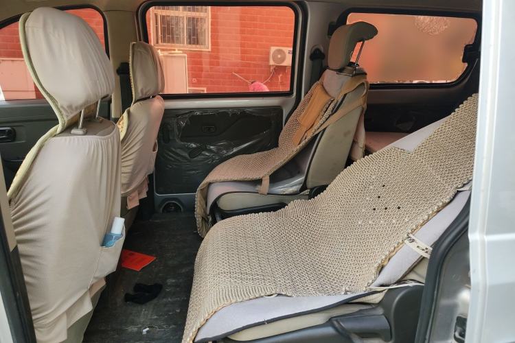 Used Wuling Rongguang V 2016 1.5L Standard Version
