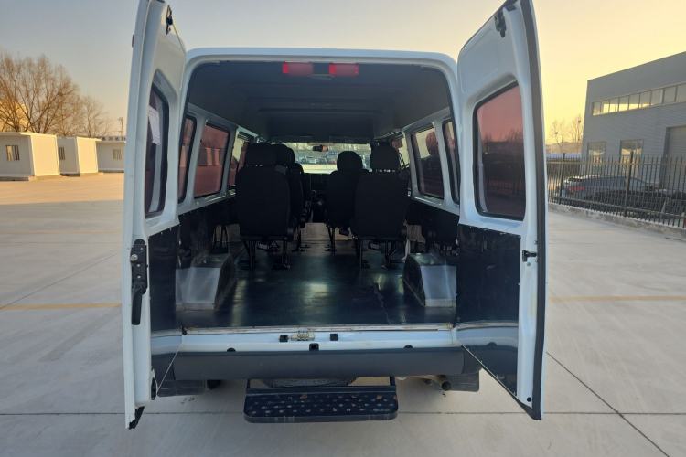 Used JMC Transit 2021 2.8T Space King Standard Version Long Wheelbase Mid-Height Roof Rear Single Tire – Step 6-Seater Diesel China VI Emission Standard JX493
