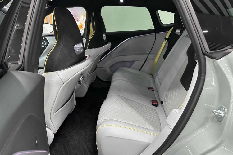 Used  11 2022 Long-Range Dual-Motor Luxury Edition 5 Seats
