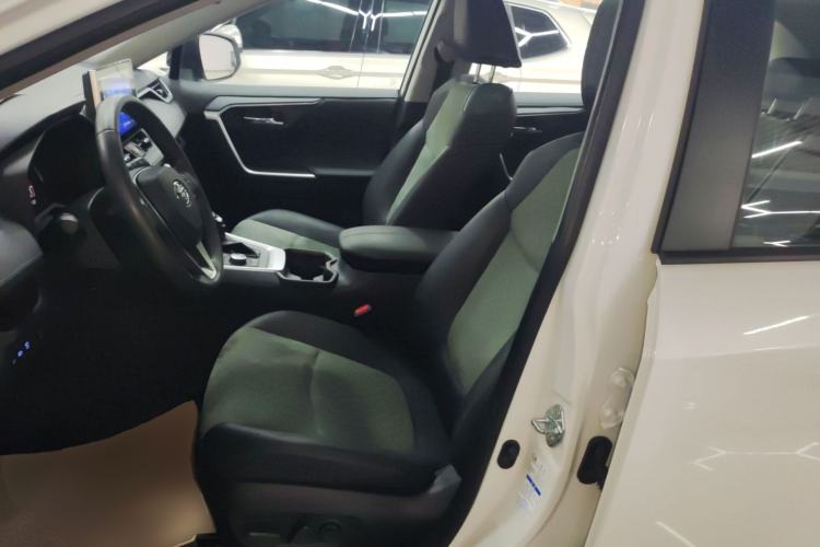 Used Toyota RAV4 2022 2.0L CVT Four-Wheel Drive Premium Edition
