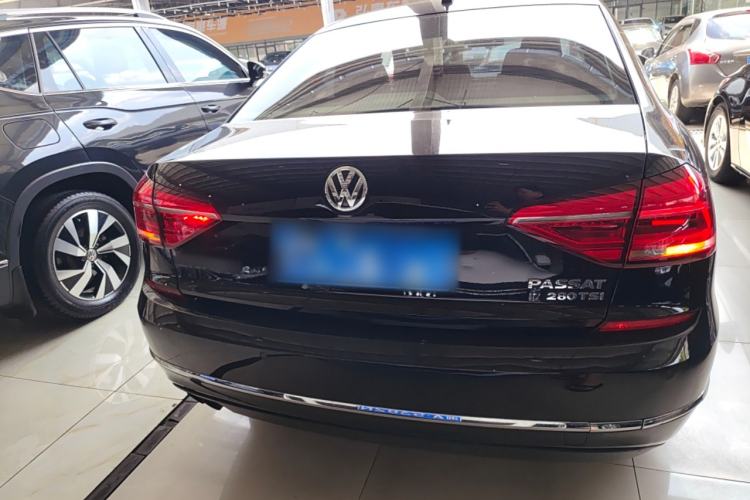 Used Volkswagen Passat 2017 280TSI DSG Luxury Edition
