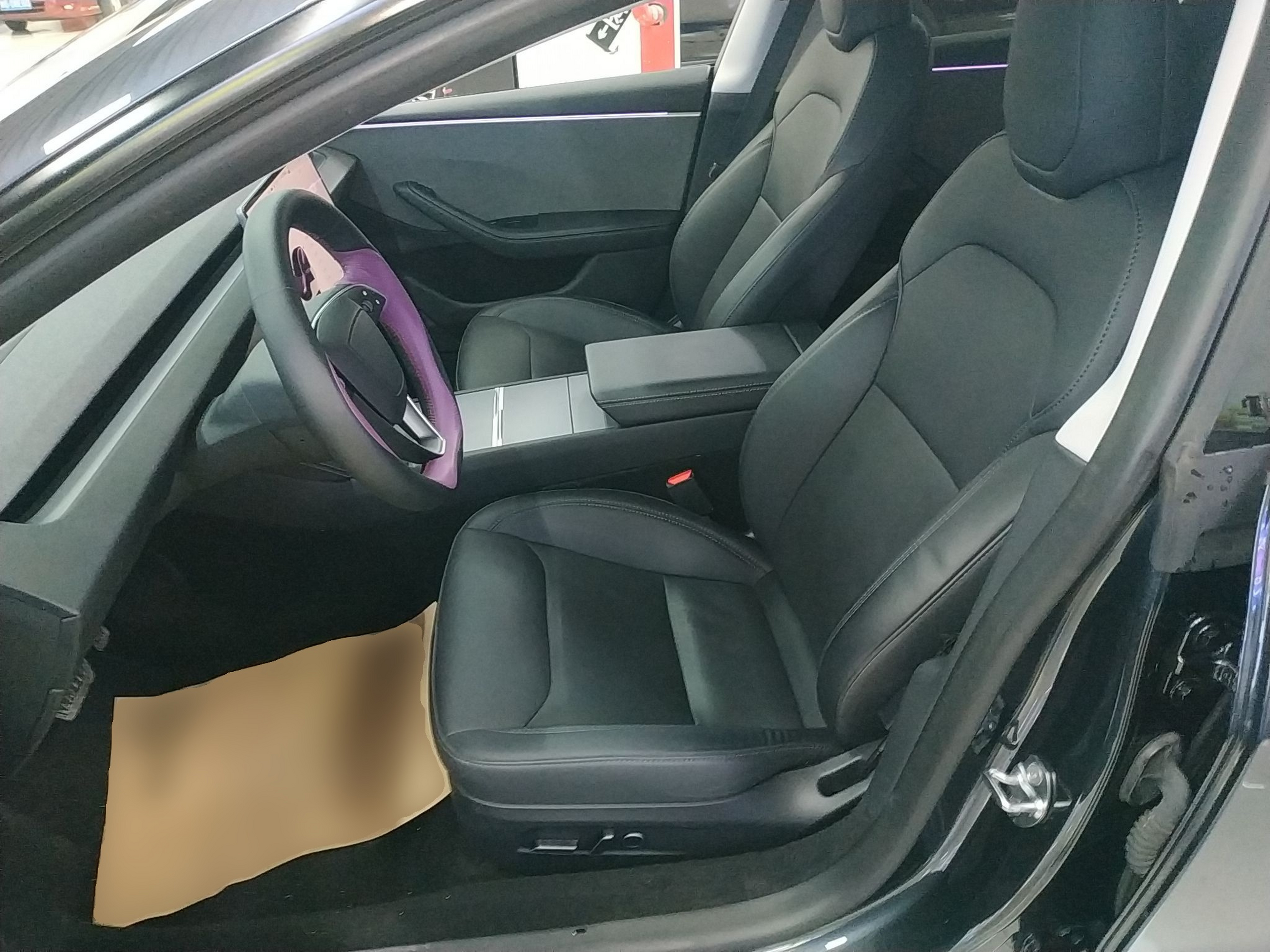 Переднее сиденье в автомобиле