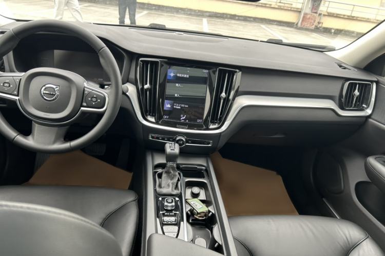 Used Volvo S60 2020 T4 Zhiyi Luxury Edition