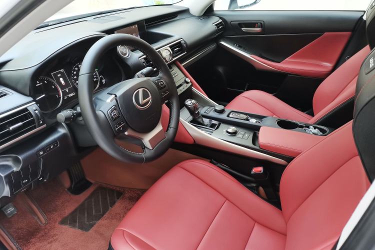 Used Lexus IS 2017 300 FENGSHANG Edition
