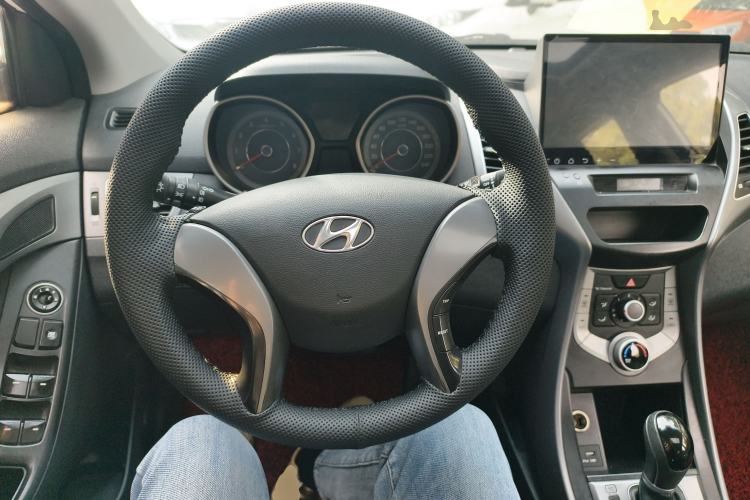 Used Hyundai Elantra (5th Generation / Langdong) 2016 1.6L Automatic Smart Version