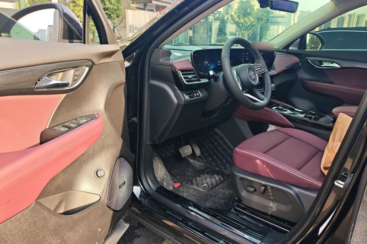 Used Buick Envision 2026 Model Equinox Plus 28T Two-Wheel-Drive Platinum Edition
