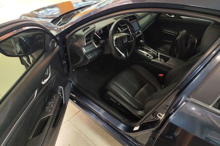 Used Honda Civic 2016 220TURBO CVT Prestige Edition
