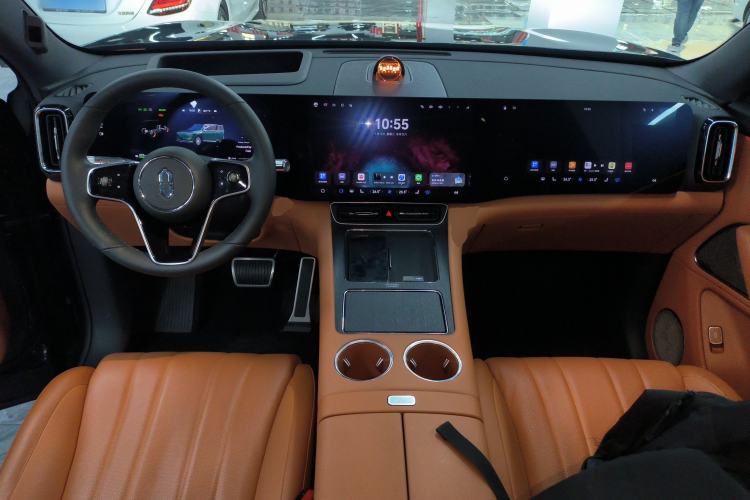 Used Hima AITO M8 2025 Extended-Range Ultra Version 53.4 kWh 6-Seater Edition
