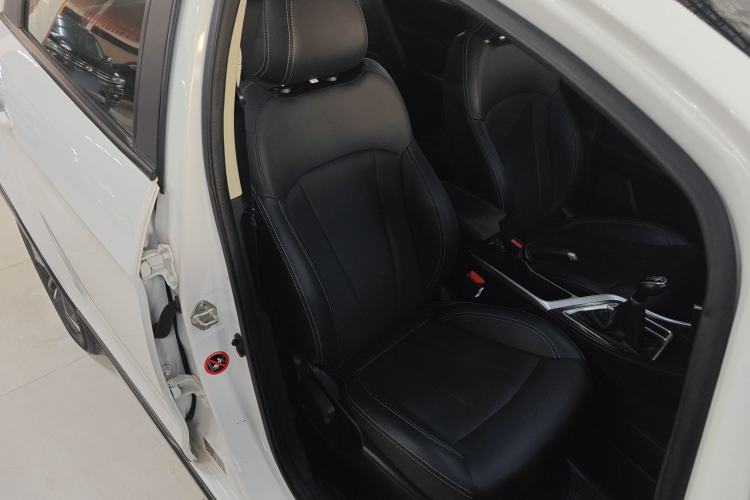 Used Geely Auto Vision X3 2019 Upgraded Model 1.5L Manual Elite Version