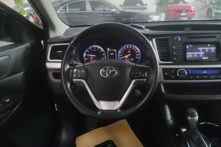 Used Toyota Highlander 2018 2.0T Four-Wheel Drive Luxury Version 7 Seats China VI Standard
