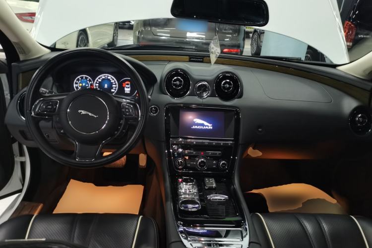 Used Jaguar XJ 2016 XJL 3.0 SC Four-Wheel Drive Panoramic Business Edition
