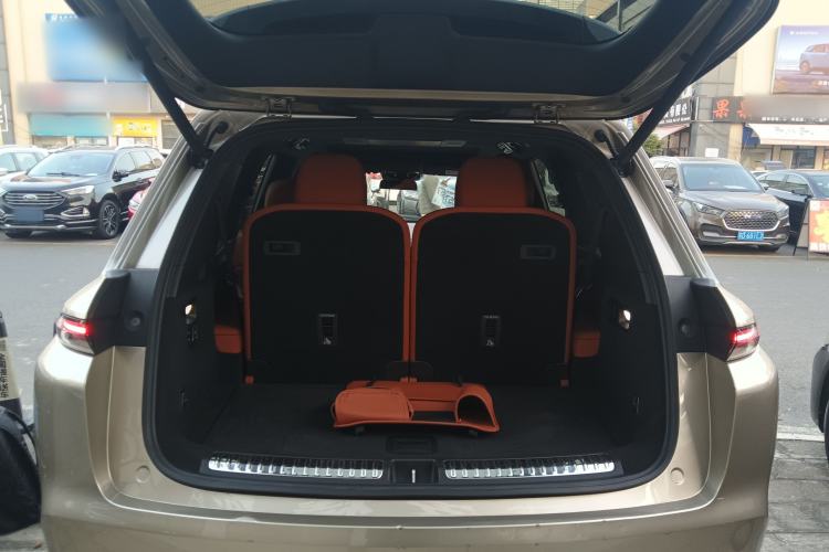 Used Li Auto L8 2023 Max model
