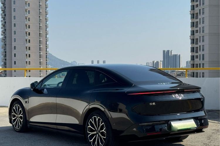 Used Zeekr 007 2024 Rear-Drive Enhanced Version 75 kWh
