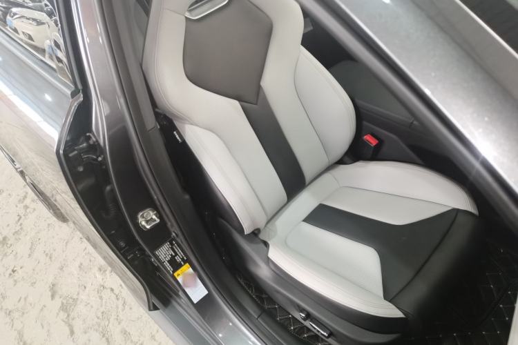 Used Changan UNI-V iDD 2024 Blue Whale Smart Electric iDD 136km Luxury Model
