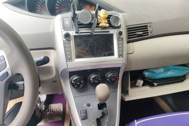 Used Toyota Verso 2015 180E CVT Crossover Edition
