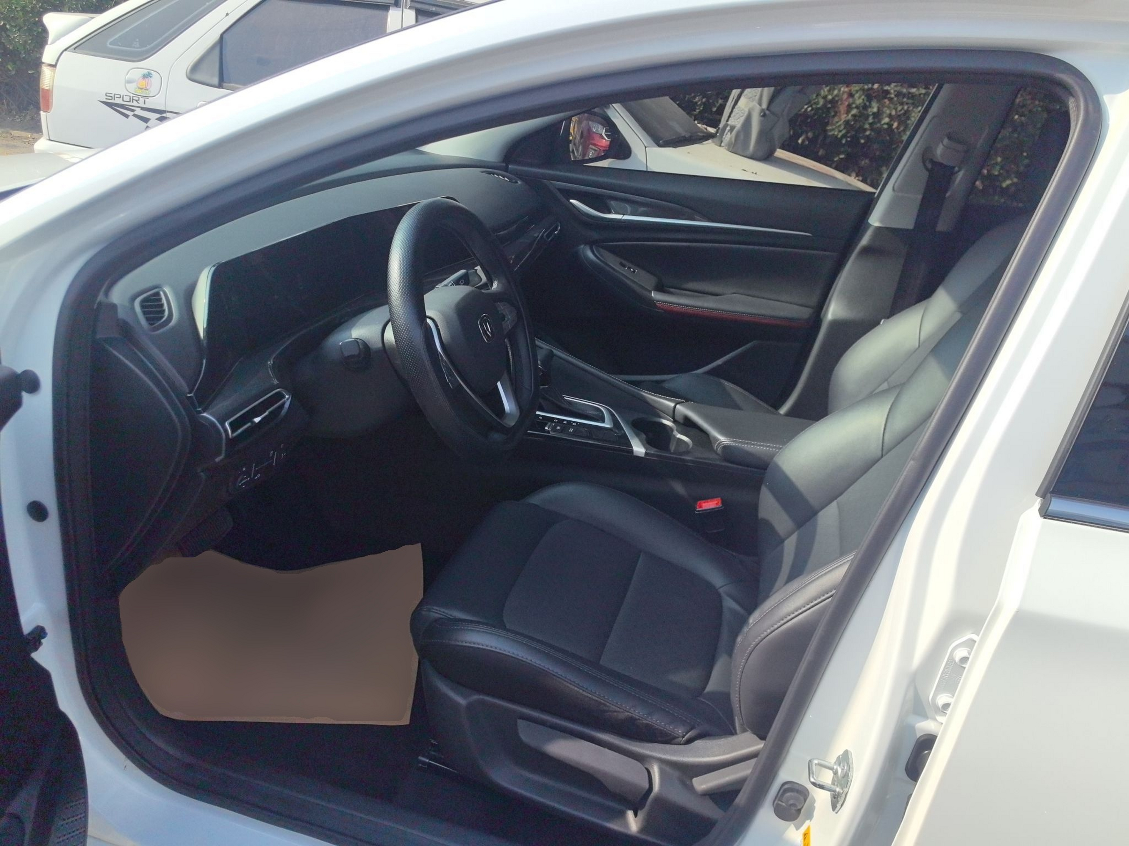 Переднее сиденье в автомобиле