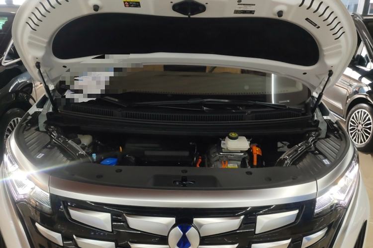 Used Denza D9 2022 DM-i 945 Luxury Model
