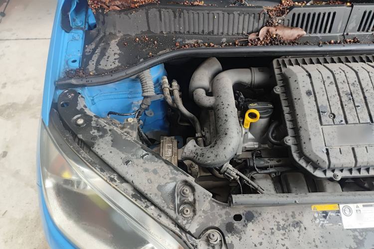 Used Volkswagen up! 2015 1.0L move up!
