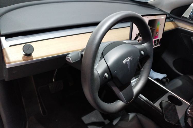 Used Tesla Model Y 2022 Rear-Wheel-Drive Version
