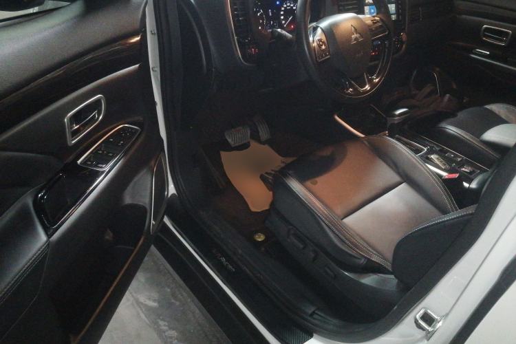 Used Mitsubishi Outlander 2020 2.0L Two-Wheel Drive Enjoyment Version 5 Seats
