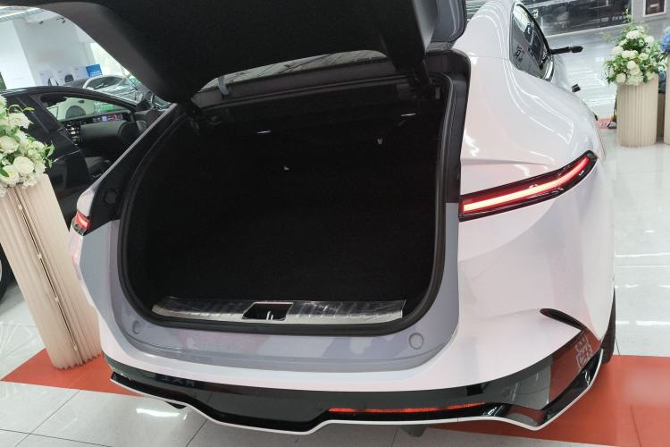 Used  12 2023 650 Three-Laser Four-Wheel Drive Performance Edition