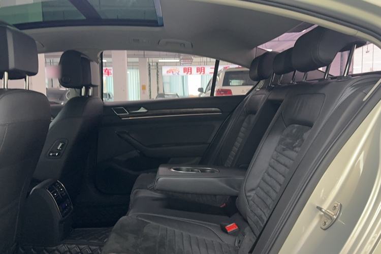 Used Volkswagen Magotan 2018 330TSI DSG Luxury Model
