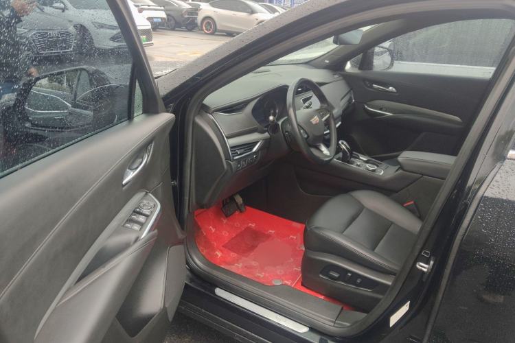 Used Cadillac XT4 2023 28T Two-Wheel-Drive Luxury Version
