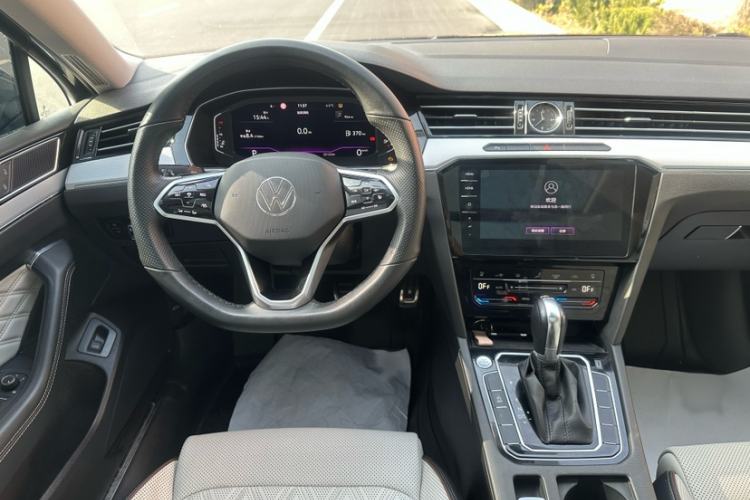 Used Volkswagen Magotan 2023 2 Million Units Commemorative Edition 330TSI DSG Luxury Version
