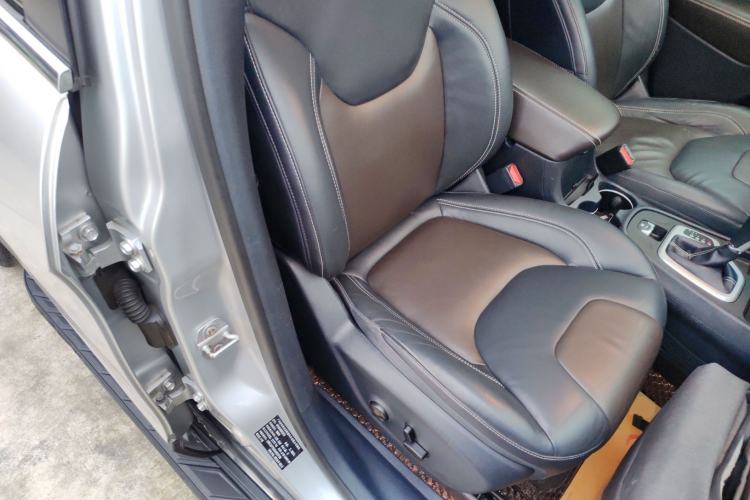 Used  Cherokee 2016 2.4L Leading Edition
