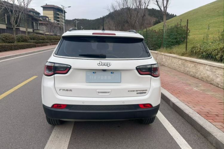 Used  Compass 2017 200T Automatic Family Edition
