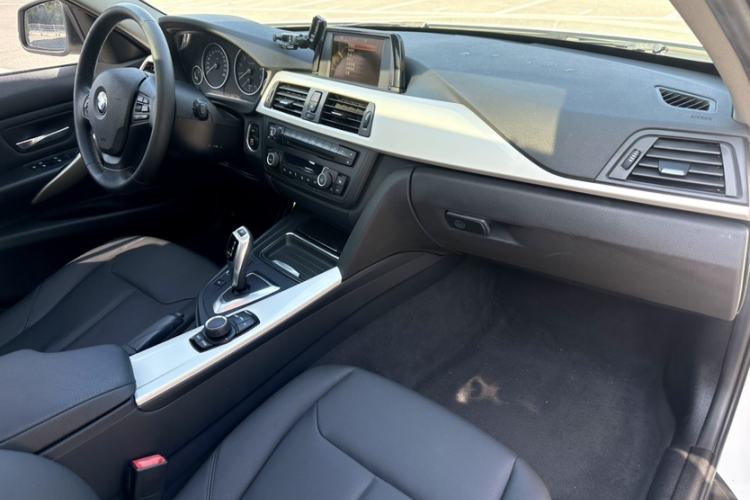 Used BMW 3 Series 2015 320i Luxury Line Stylish Edition
