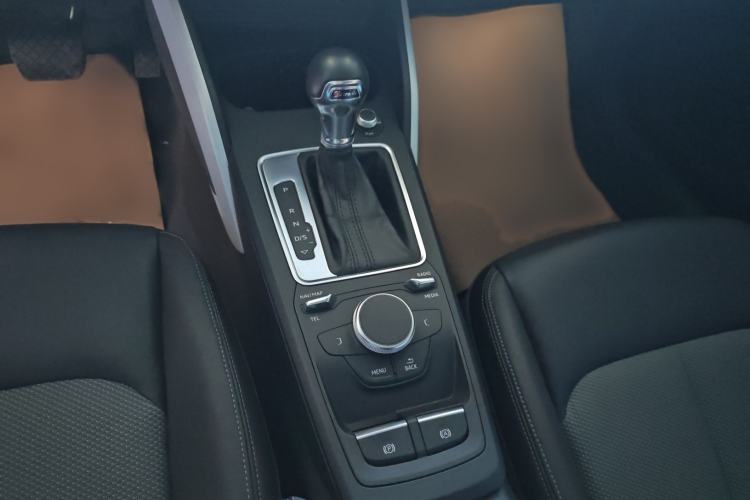 Used Audi Q2L 2018 35 TFSI Fashion Elegant Version China V
