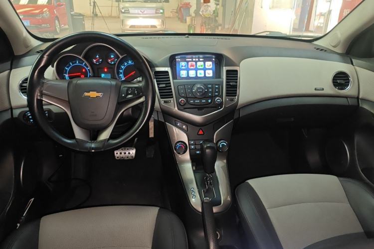 Used Chevrolet Cruze 2013 Hatchback 1.6L Automatic Luxury Model
