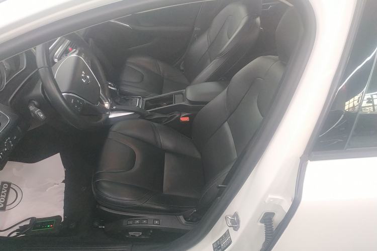 Used Volvo V40 2017 T3 Zhiyi Edition