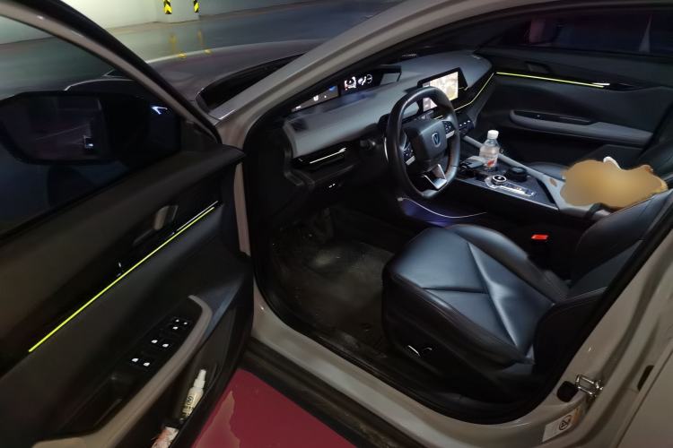 Used Changan UNI-V 2022 1.5T Prestige Version
