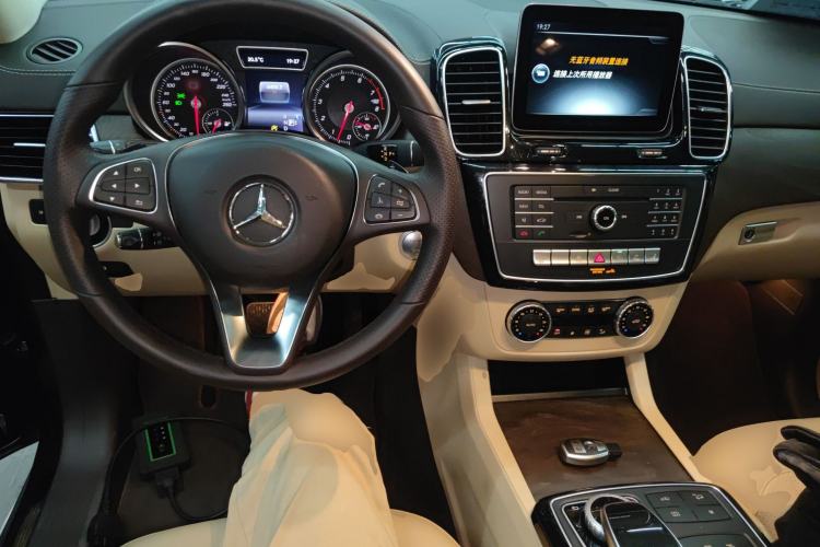 Used Mercedes-Benz GLE 2017 GLE 400 4MATIC
