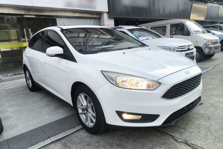 Used Ford Focus 2018 Hatchback Classic 1.6L Automatic Trendy SmartDrive Edition

