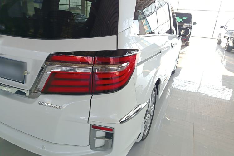 Used Honda Elysion 2016 2.4L Classic Edition
