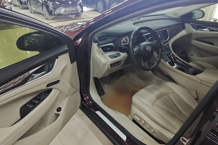 Used Buick LaCrosse 2018 28T Avenir