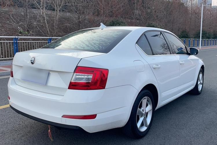 Used Skoda Octavia 2015 1.6L Automatic Yijie Edition
